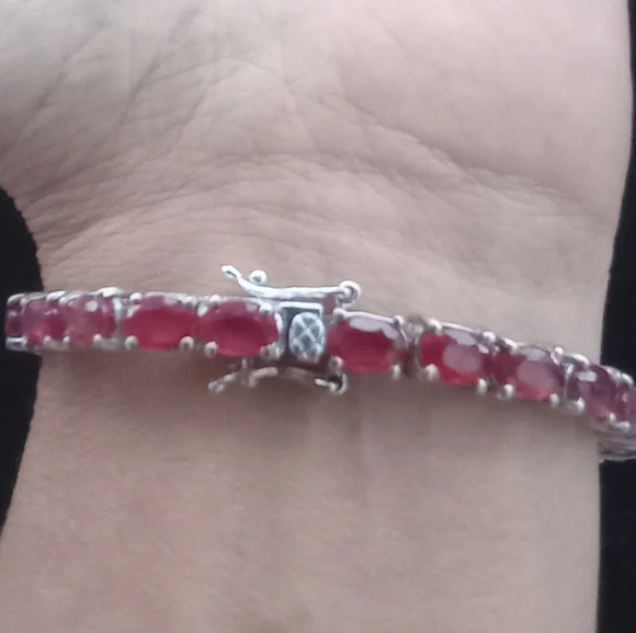 Genuine ruby tennis bracelet - Picture 2 of 15